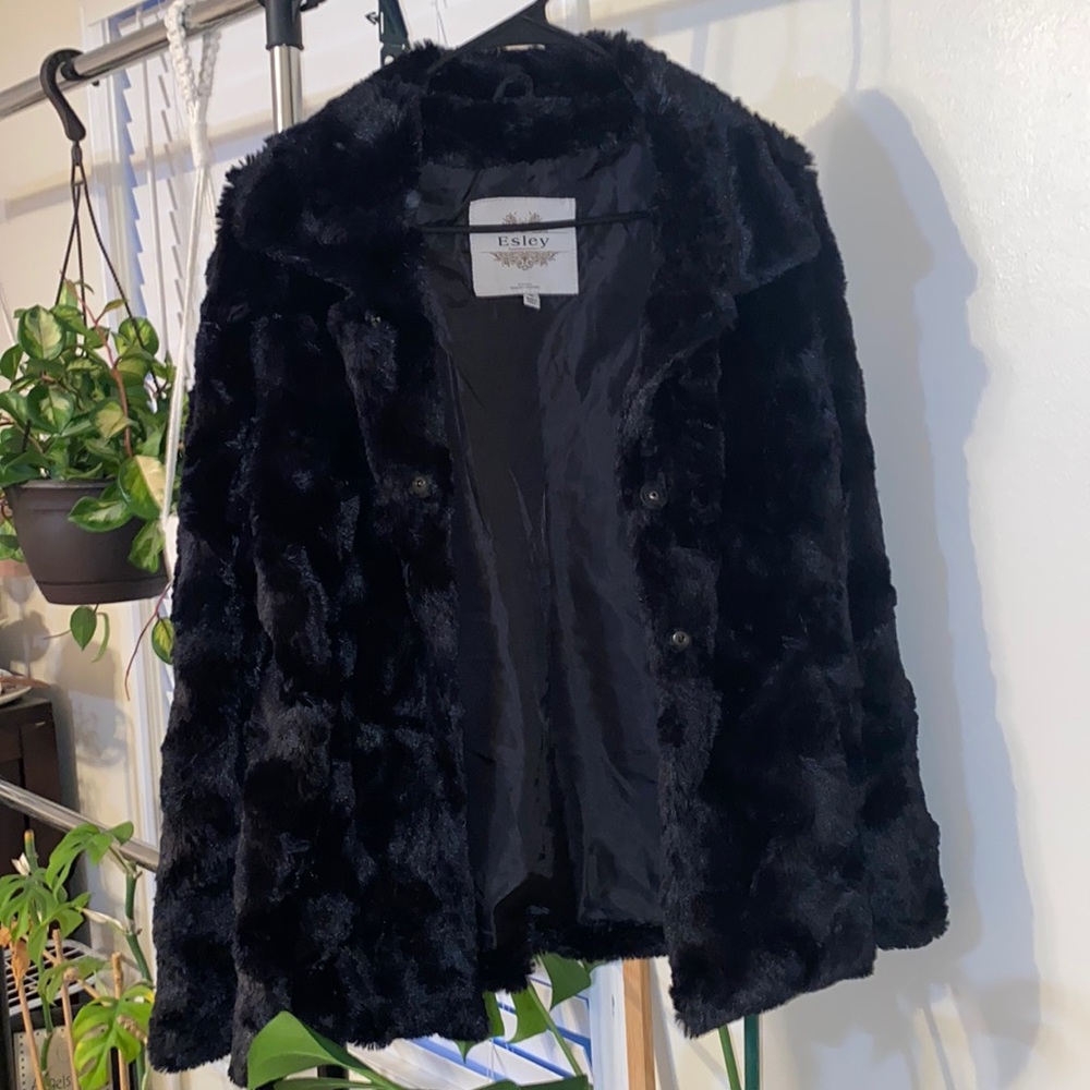NWOT BLACK FAUX FUR COAT